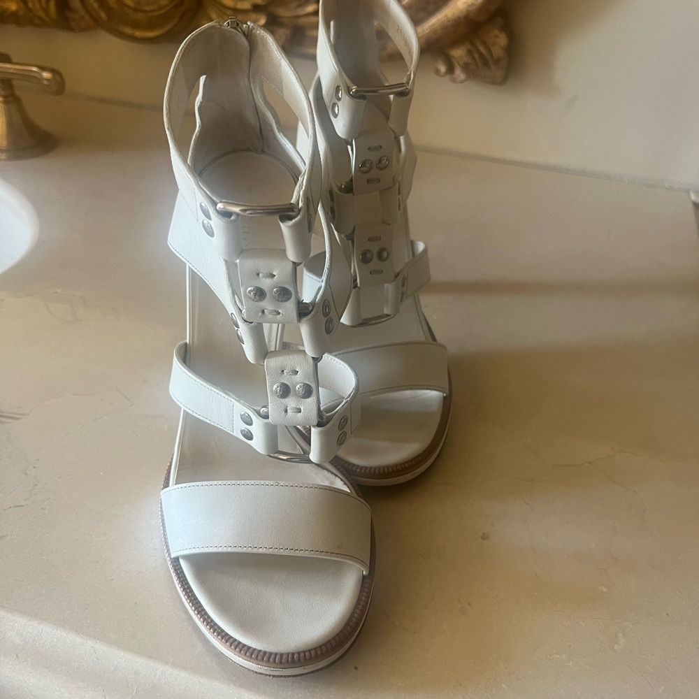 Gucci Platform Cage Sandals
Cream Leather
